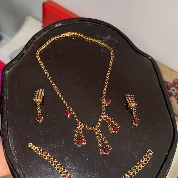 Vintage Jewelry - Vintage Gold and Red Necklace, Earring and Bracelet Set with Teardrop Design 3pc